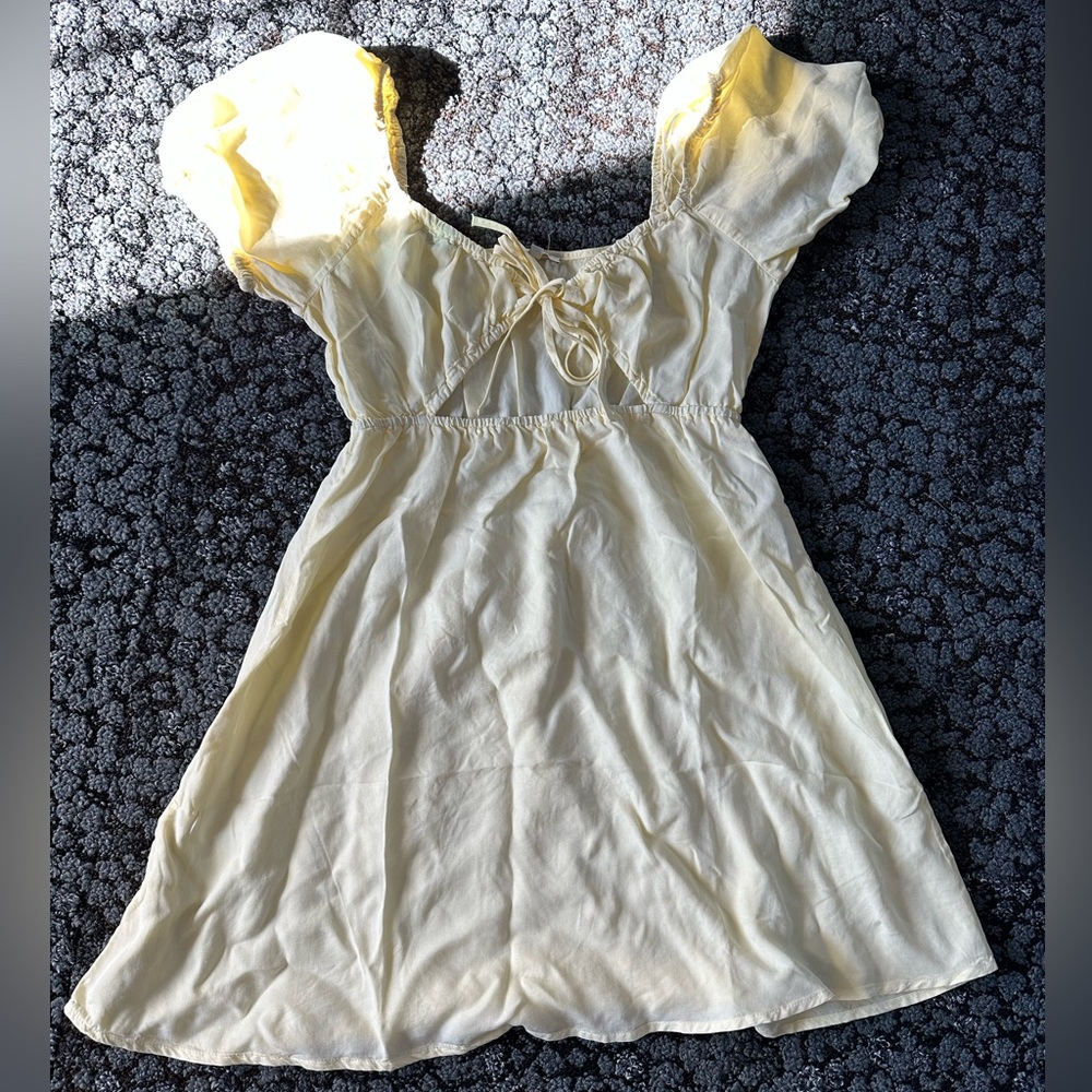 YELLOW MINI CUT OUT DRESS